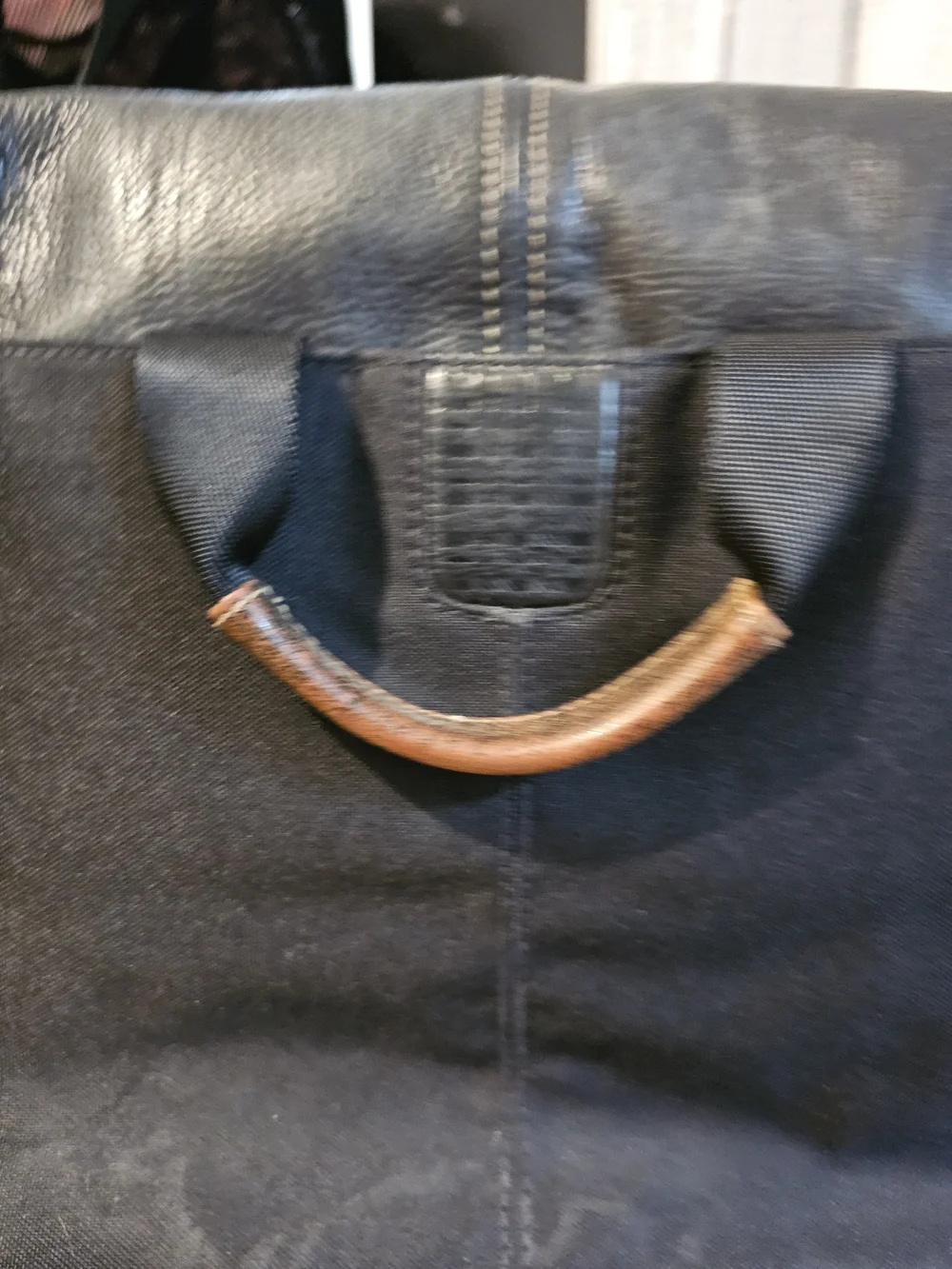 Men's Black Leather Messenger Bag with Adjustable Strap